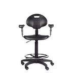 Sedia da ufficio operativa Hampden Furnishings in poliuretano con braccioli e altezza regolabile da 56 a 81 cm, nera