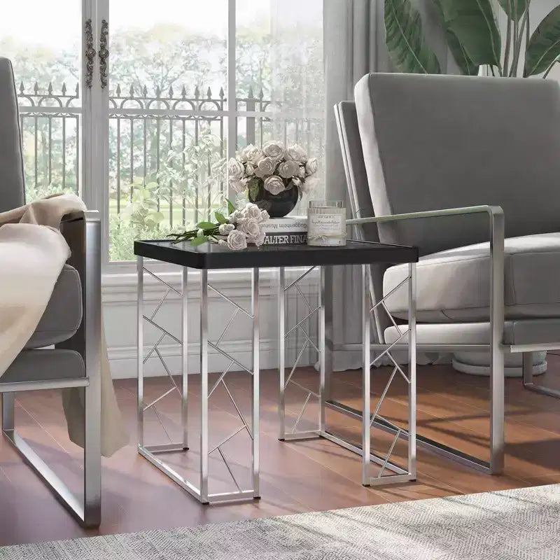 Sbragia Tavolino in finto marmo con gambe geometriche in metallo - HOMES: Inside + Out: Struttura quadrata cromata