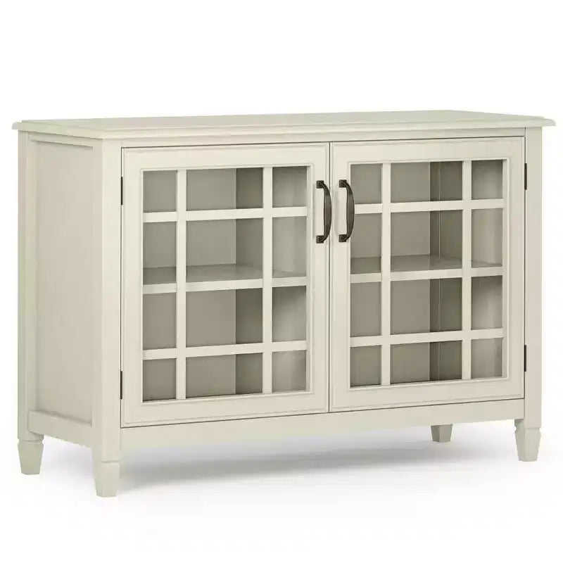 Mobile Basso Contenitore Hampshire Bianco Antico - WyndenHall: Stile Tradizionale, Ripiani Regolabili, Ante in Vetro
