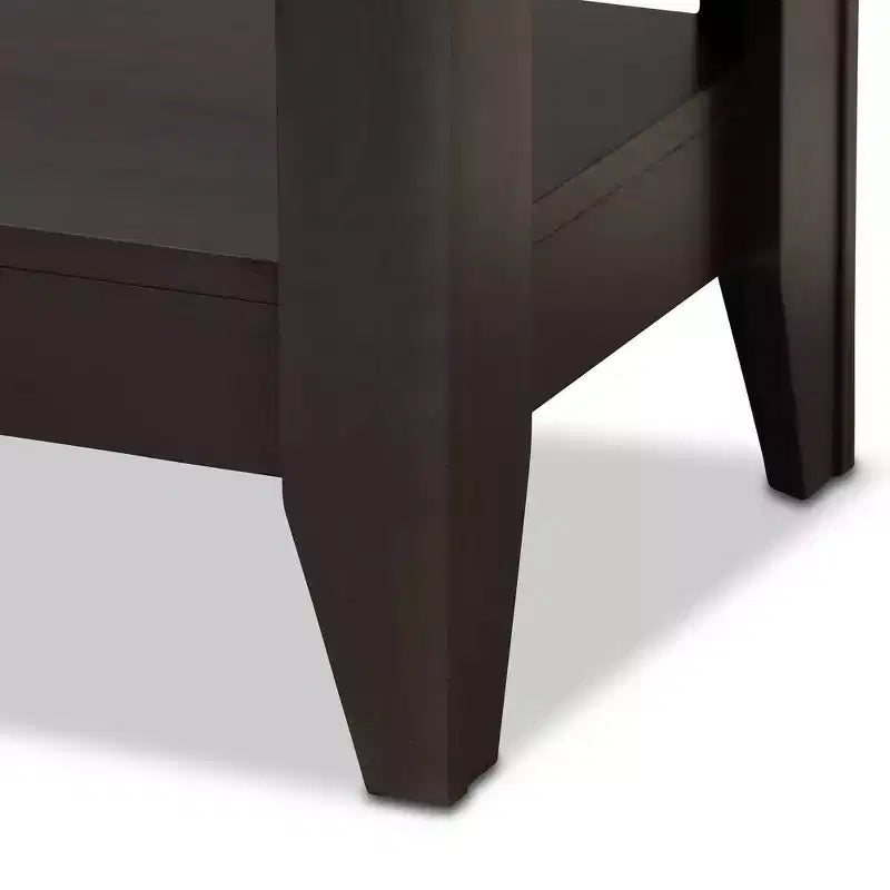 Tavolino da caffè Elada in legno Wenge marrone scuro - Baxton Studio: ripiano inferiore, eleganti gambe affusolate, design moderno