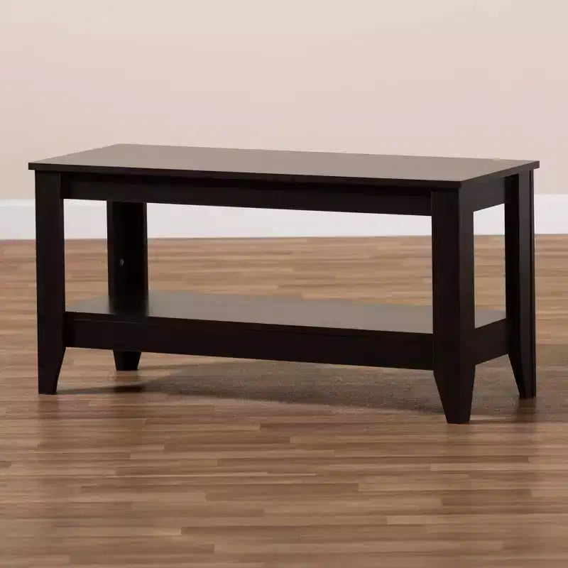 Tavolino da caffè Elada in legno Wenge marrone scuro - Baxton Studio: ripiano inferiore, eleganti gambe affusolate, design moderno
