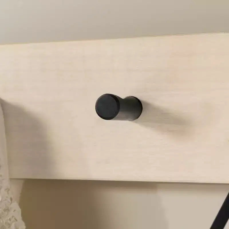 68" Appendiabiti da Ingresso Angolare con Schienale a X in Legno Massello Bianco - Saracina Home: Struttura in Pino, Ganci in Metallo, Ripiano a Doghe