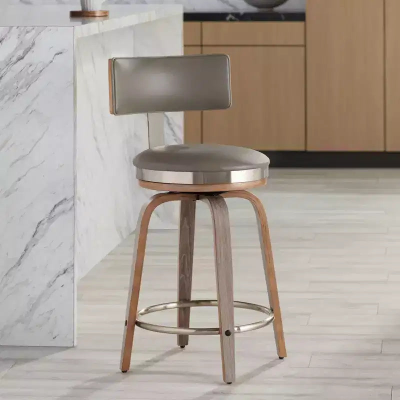 Studio 55D Sgabello da bar girevole Tilden Wood Marrone 26" alto, cuscino in pelle grigia, stile moderno di metà secolo, con schienale e poggiapiedi, per bancone cucina, altezza standard per la casa
