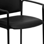 Sedia da reception laterale impilabile in acciaio Flash Furniture Comfort con braccioli