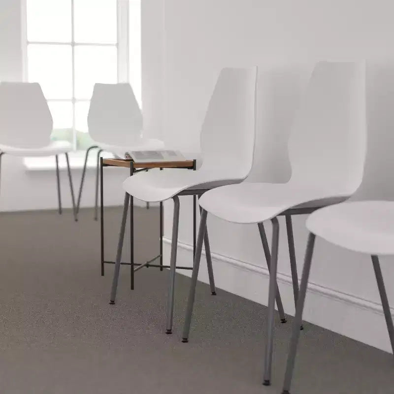 Sedia impilabile Flash Furniture serie HERCULES, capacità 350 kg, con supporto lombare e struttura argentata