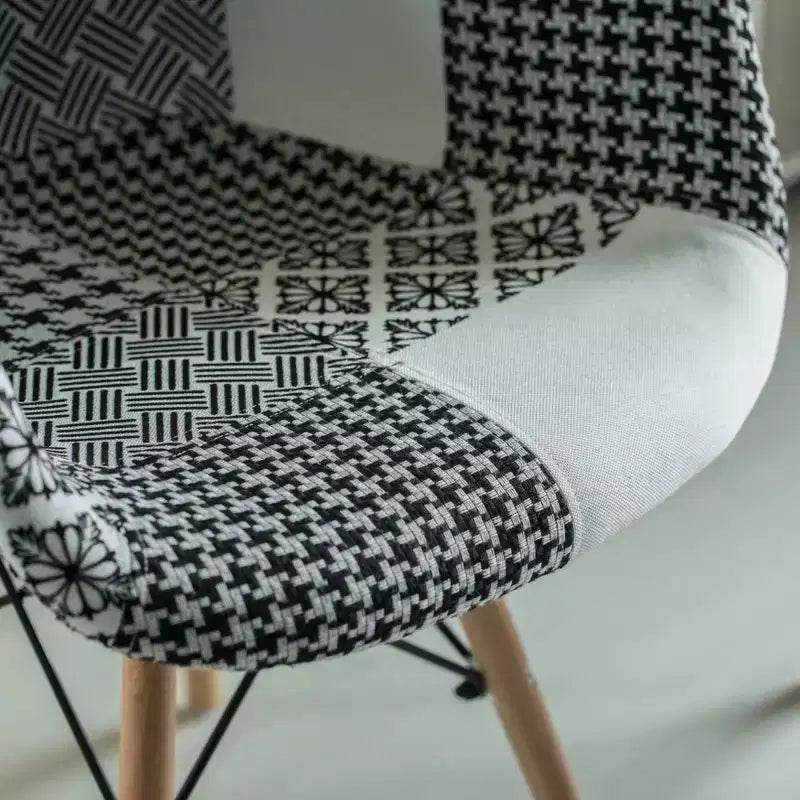 Poltrona Fabulaxe in Stile Mid-Century Moderno con Rivestimento in Tessuto e Gambe in Legno di Faggio