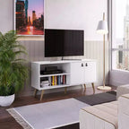Mobile TV Manhattan Comfort in similpelle color ambra con maniglie per TV fino a 50 pollici