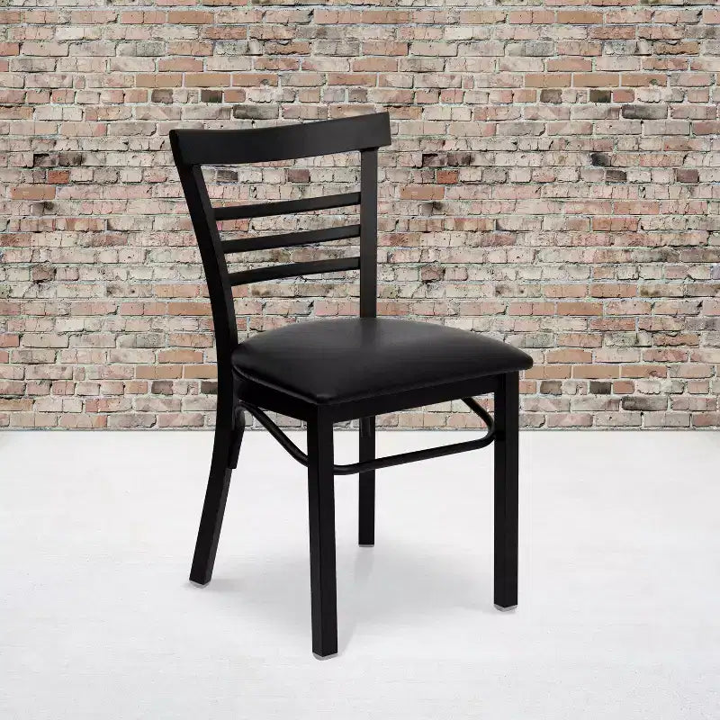 Sedia da ristorante in metallo con schienale a tre pioli Emma e Oliver, confezione da 2