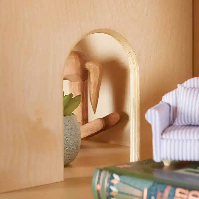 Libreria per casa delle bambole Guidecraft EdQ: mobile in legno per bambini per giochi di finzione per sala giochi e aula, con contenitori per giocattoli e bambole