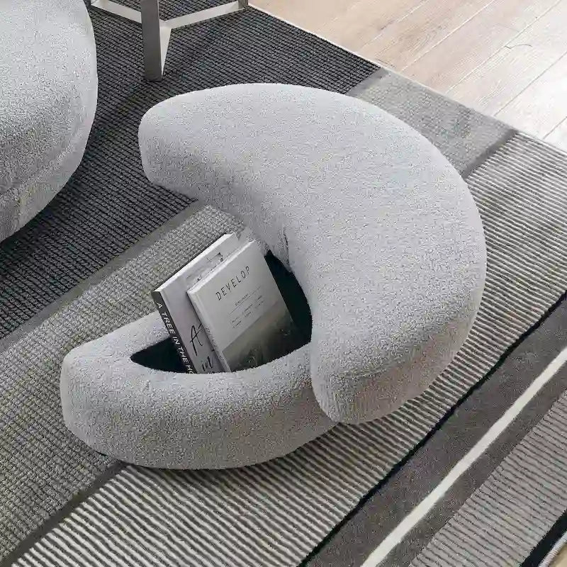 Poltrona moderna girevole a botte a due posti con 4 cuscini e pouf contenitore