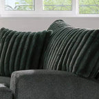 HOMES: Inside + Out Poltrona Telven con rivestimento in ciniglia e trapuntatura a canali con cuscino