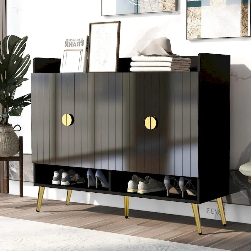 Scarpiere moderne in legno con ante e ripiani regolabili
