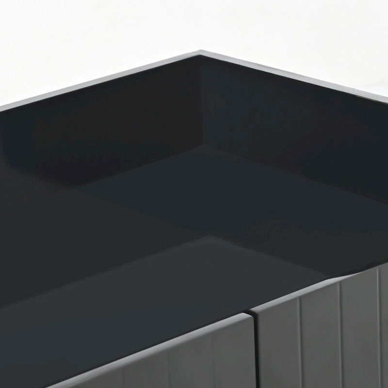 Scarpiere moderne in legno con ante e ripiani regolabili