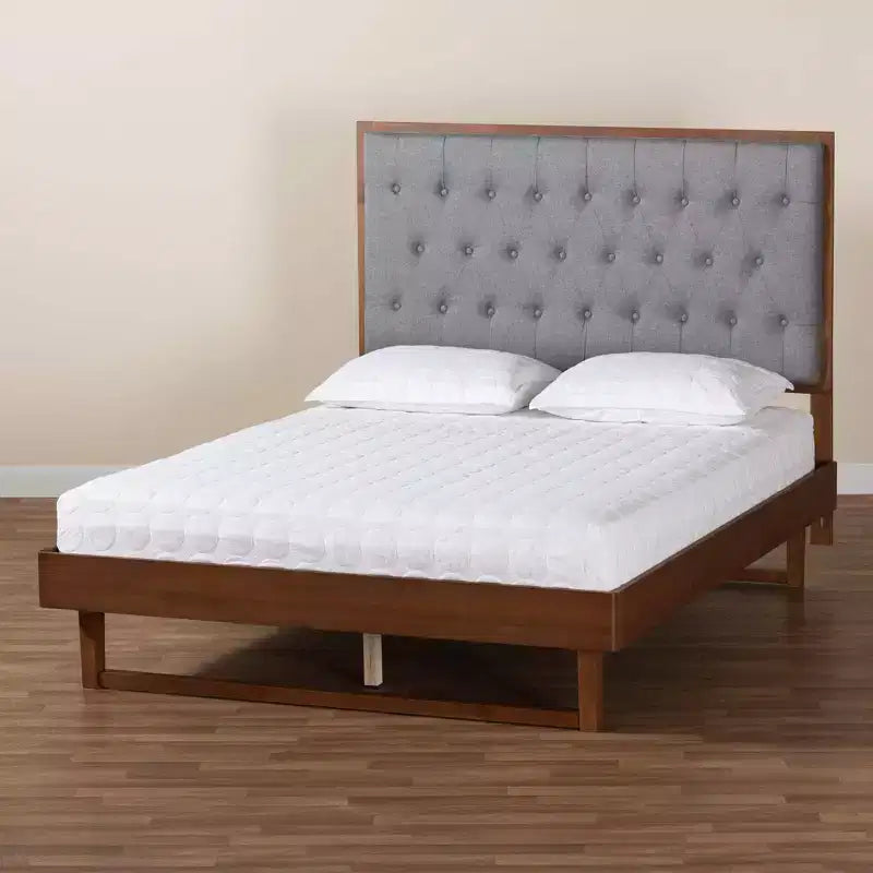 Baxton Studio Bryn Letto a piattaforma in tessuto e legno grigio/marrone noce: senza rete a molle, testiera trapuntata